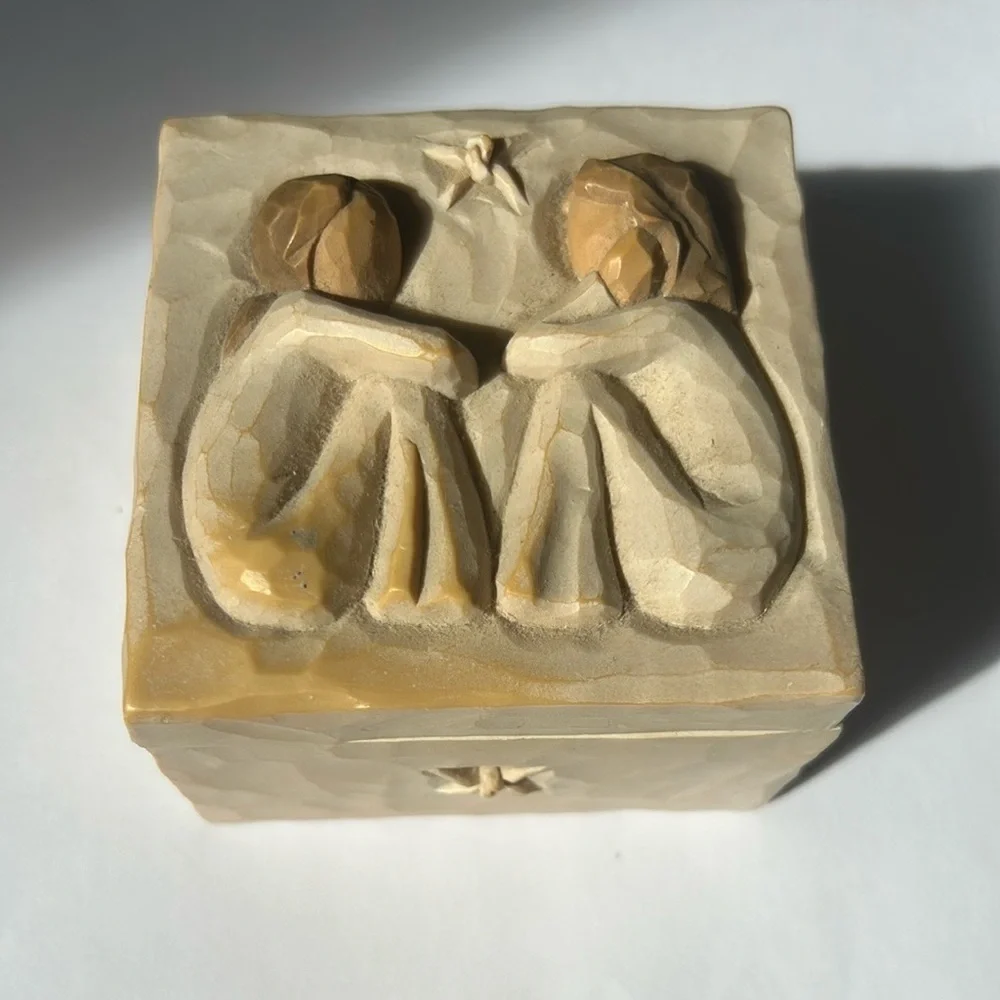 Willow Tree Friendship Keepsake Box, Forever True, Forever Friends,
